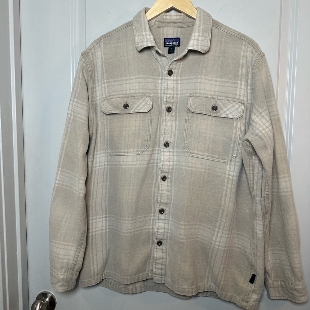 Patagonia Long Sleeved Fjord Tan Neutral Button Up Organic Cotton Shirt, Large
